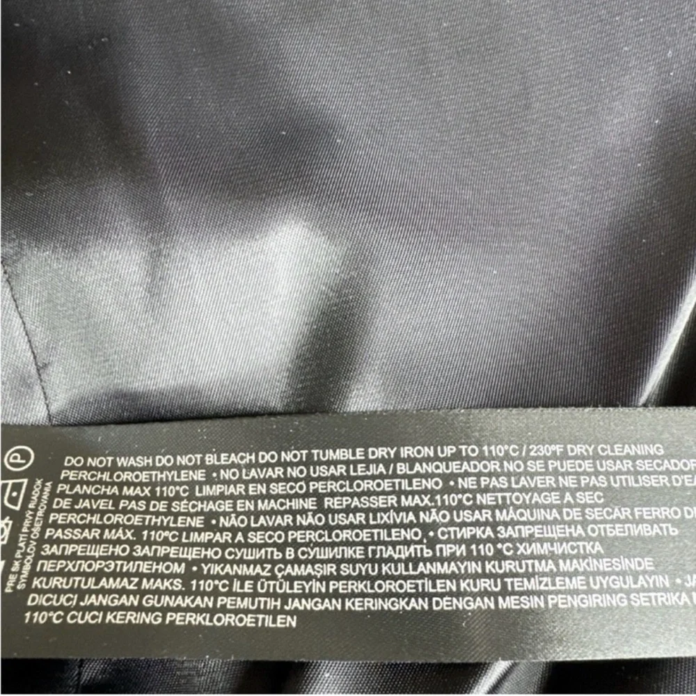 MANGO Gray Double-Breasted
Cropped Blazer, Size S. - Picture 12 of 15